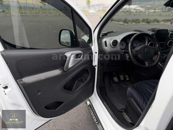 2015 MODEL-1.6 HDİ-SELECTİON-92 HP-DÜŞÜK KM-BAKIMLI-