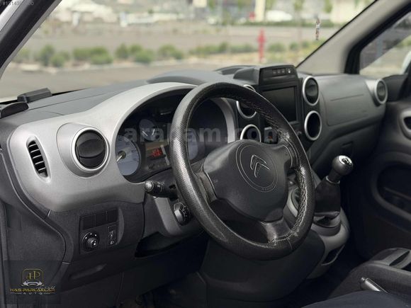 2015 MODEL-1.6 HDİ-SELECTİON-92 HP-DÜŞÜK KM-BAKIMLI-