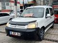 AKGÜN OTOMOTİVDEN 2003 MDL OTOMOBİL RUHSATLI KLİMALI ÇİFT SÜRGÜ