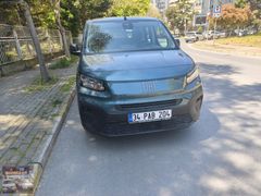 2025 MODEL DOBLO COMBİ 1.5 BLUEHDİ EASY OTOMATİK VİTES 6090 KM