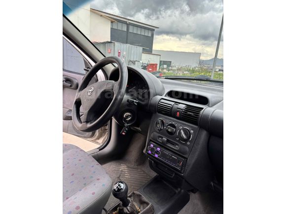 Sahibinden Opel Corsa 1.2 Swing 2000 Model  170.000 km Gri