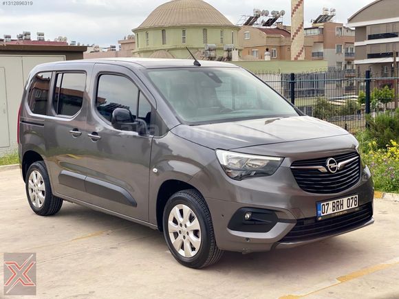 CAM TAVAN/ OTOMATİK /DEĞİŞENSİZ/ 2021 COMBO 1.5 DİZEL /73 BİN KM