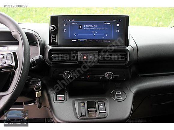 2025 HATASIZ BOYASIZ 9.000 KMde COMBO OTOMATİK 130 PS NAVİGASYON