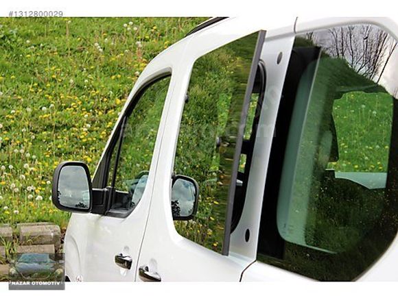 2025 HATASIZ BOYASIZ 9.000 KMde COMBO OTOMATİK 130 PS NAVİGASYON