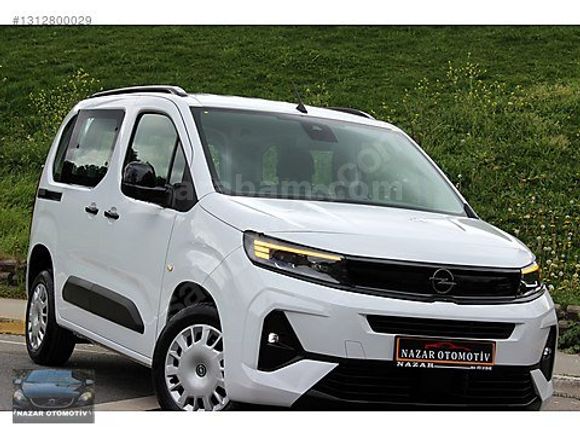 2025 HATASIZ BOYASIZ 9.000 KMde COMBO OTOMATİK 130 PS NAVİGASYON