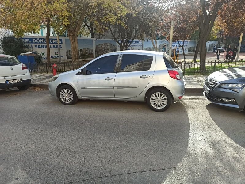 Sahibinden Renault Clio 1.5 dCi Extreme 2011 Model İstanbul 304.500 km Gri (Gümüş)