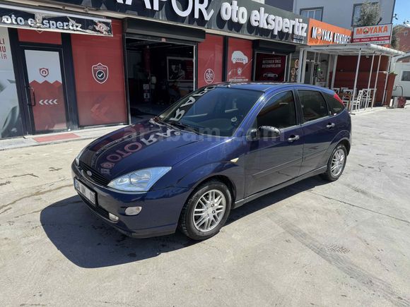 Sahibinden Ford Focus 1.6 Ghia 2001 Model  202.000 km Lacivert
