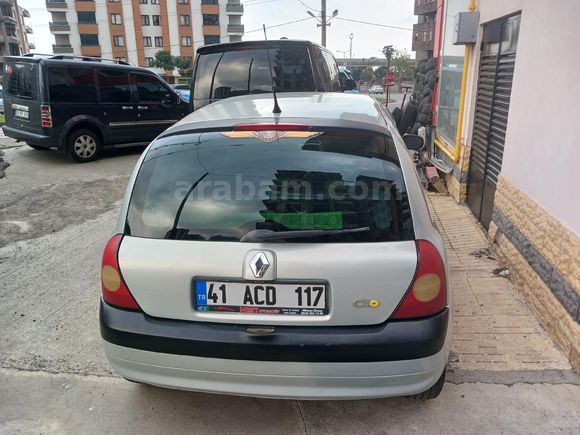 Sahibinden Renault Clio 1.4 Privilege 2002 Model
