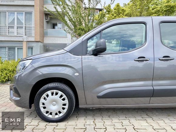 EMR CARS 2021 OPEL COMBO 1.5 EDİTİON AT8 130HP 129.000KM BOYASIZ
