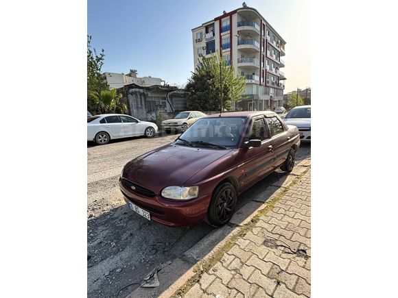 Sahibinden Ford Escort 1.8 CLX 1998 Model 
