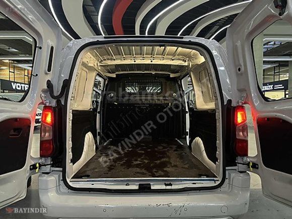 HATASIZ-BOYASIZ-TRAMERSİZ-OPEL-COMBO-EN DOLU PAKET