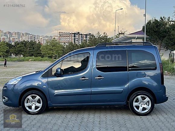 BÜYÜKDERELİ DEN PARTNER ZENİTH ÇOK BAKIMLI DÜŞÜK KM