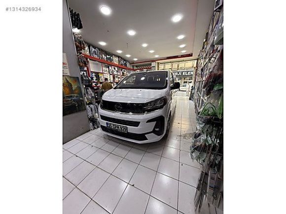 Galeriden Opel Vivaro 2.0 Ultimate XL 2024 Model İzmir 25.000 km