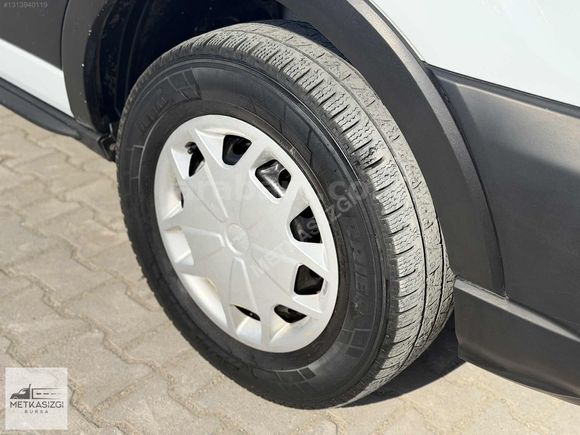 İZGİ OTOMOTİV'DEN 2024 MODEL 103 BİN KM'DE FORD TRANSİT 350 M