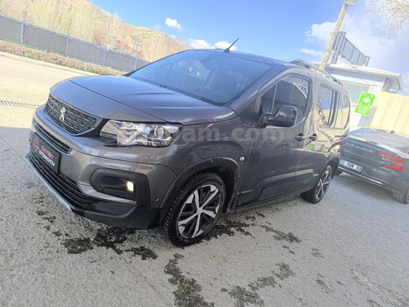 ÖZYİĞİT OTOMOTİV den Peugeot Rifter 1.5 BlueHDI GT Line 2020 Model Van