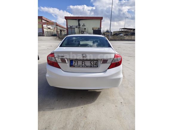Sahibinden Honda Civic 1.6i VTEC Dream 2013 Model
