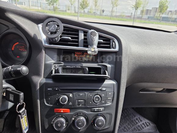 DÜŞÜK KM BAKIMLI SAHİBİNDEN C4
