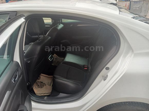 Öğretmenden Renault Megane 1.3 TCe Icon 2025 Model