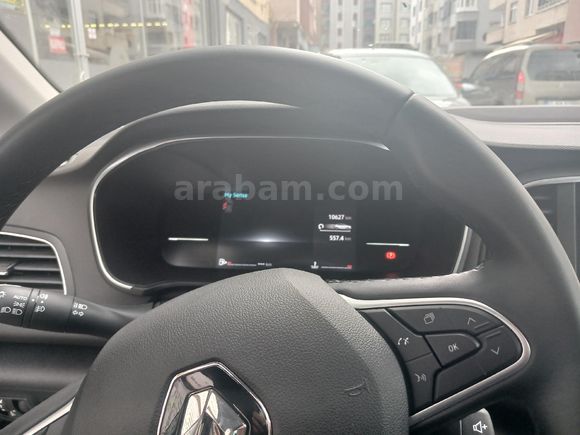 Öğretmenden Renault Megane 1.3 TCe Icon 2025 Model