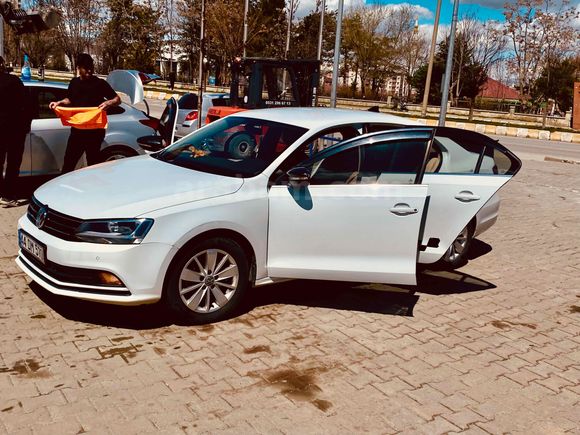 ÖĞRETMENDEN 
HATASIZ !!!
BOYASIZ!!!
DEĞİŞENSİZ!!!
TRAMERSİZ!!!
Ekstraları vardır.  Mantıklı SUV  ve SEDAN model corolla ve megan ile takas olur .