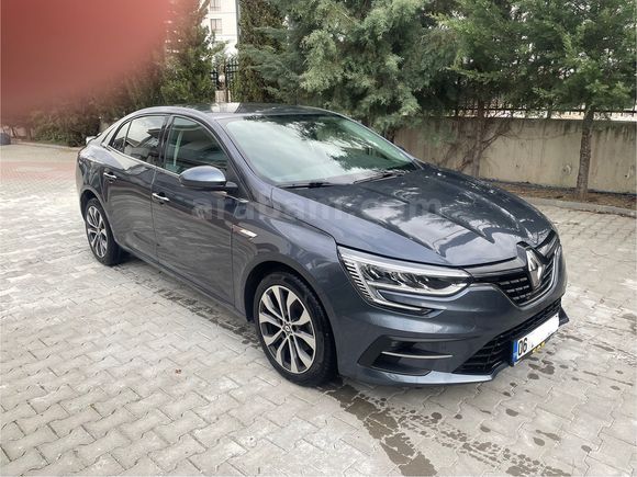 Sahibinden Renault Megane 1.3 TCe Icon 2023 Model 