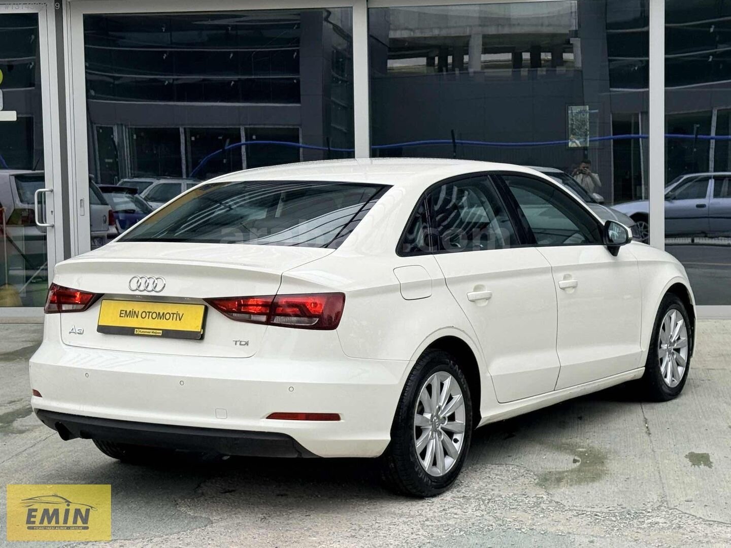 Galeriden Audi A3 Sedan 1.6 TDI Ambition 2014 Model Ankara 281.000 km Beyaz 5