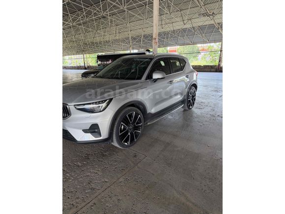 Sahibinden Volvo XC40 1.5 T2 Plus Bright 2023 Model 