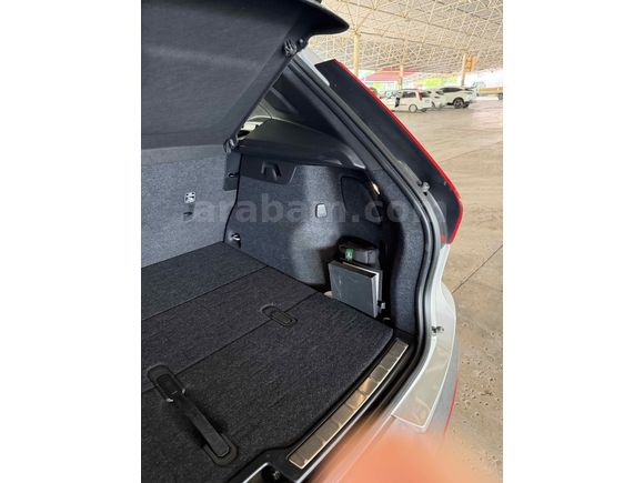 Sahibinden Volvo XC40 1.5 T2 Plus Bright 2023 Model 