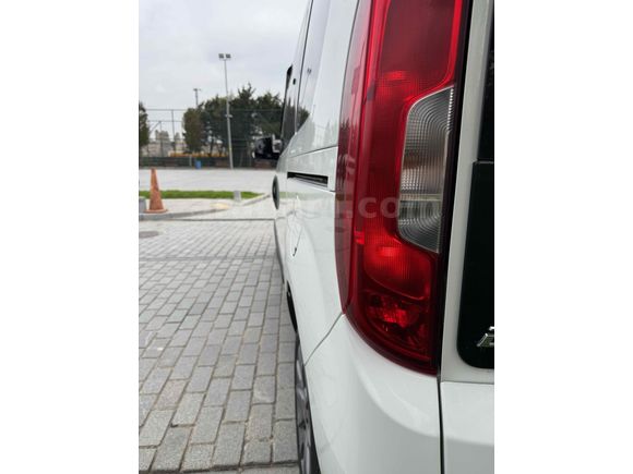 Sahibinden Fiat Doblo Combi 1.6 Multijet Safeline 2023 Model 