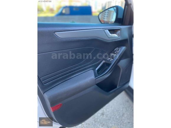 Car xXx'Den FORD FOCUS