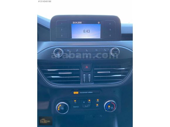 Car xXx'Den FORD FOCUS