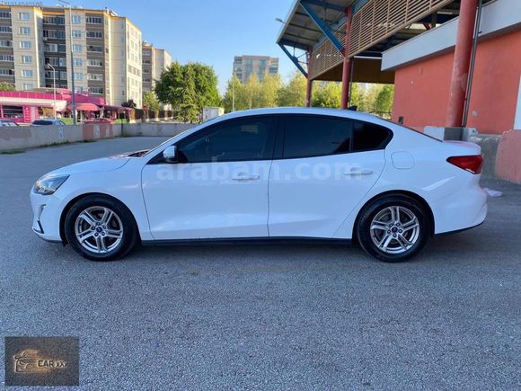 Car xXx'Den FORD FOCUS