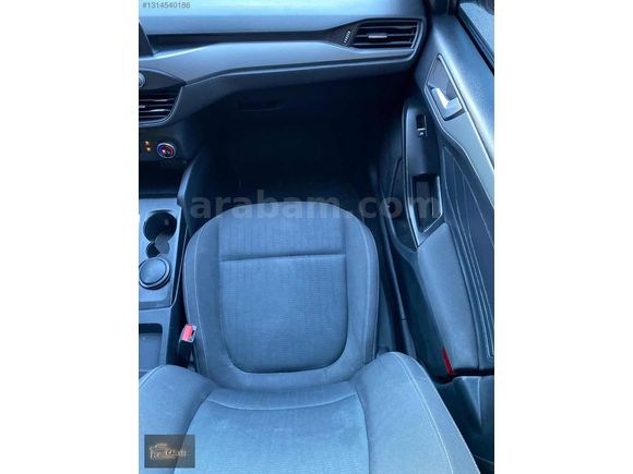 Car xXx'Den FORD FOCUS