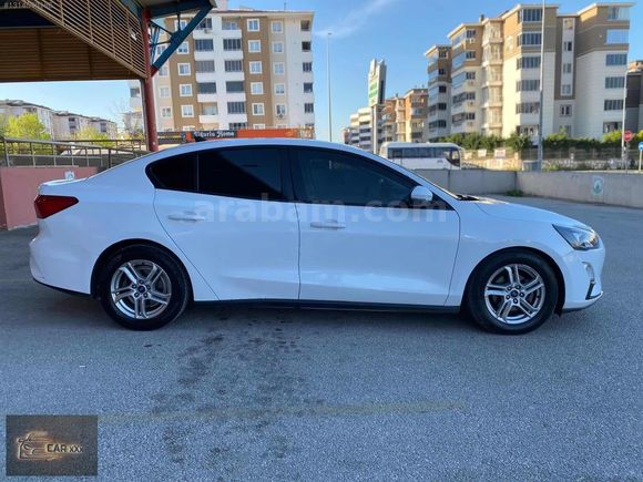 Car xXx'Den FORD FOCUS