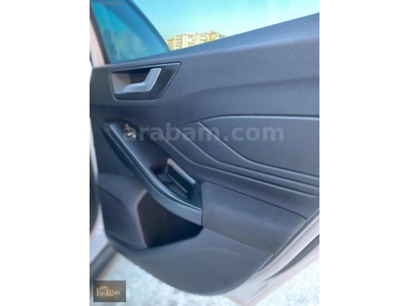 Car xXx'Den FORD FOCUS