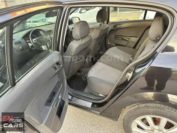 EnCars'dan Opel Astra