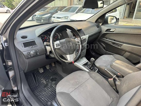 EnCars'dan Opel Astra