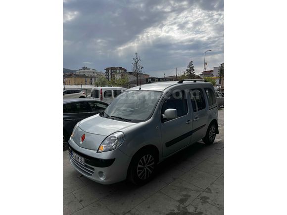 Sahibinden Renault Kangoo Multix 1.5 dCi Expression 2010 Model 