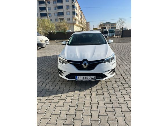  İLK SAHİBİNDEN Renault Megane 1.3 TCe Joy 2022 Model 
