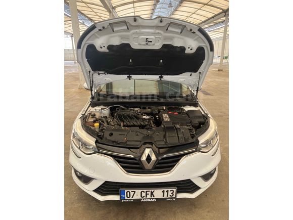 EMSALSİZ TEMİZLİKTE! 42 BİN KM'DE HATASIZ MEGANE 4 JOY