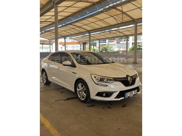 EMSALSİZ TEMİZLİKTE! 42 BİN KM'DE HATASIZ MEGANE 4 JOY