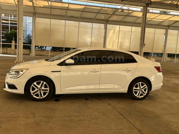 EMSALSİZ TEMİZLİKTE! 42 BİN KM'DE HATASIZ MEGANE 4 JOY