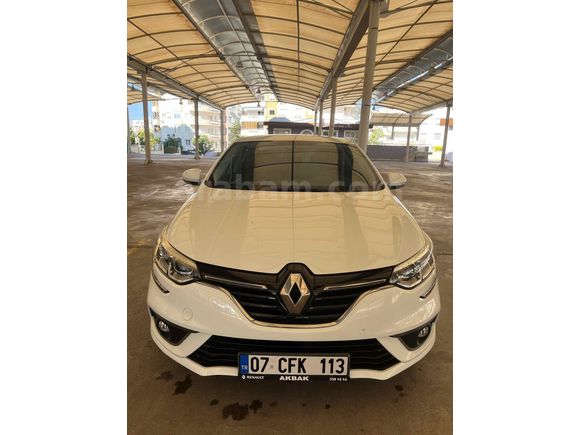 EMSALSİZ TEMİZLİKTE! 42 BİN KM'DE HATASIZ MEGANE 4 JOY