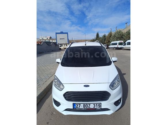 ACİL ACİL ACİL HATASIZ Ford Tourneo Courier 1.5 TDCi Titanium 2021 Model