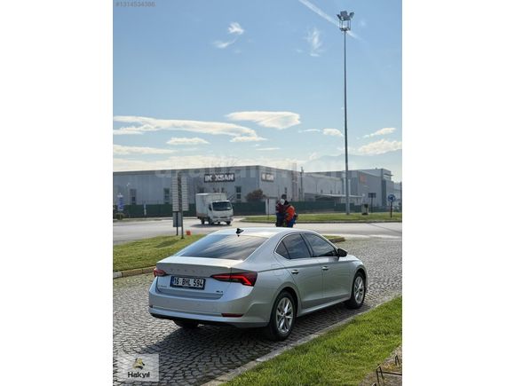 2024 MODEL HATASIZ OCTAVİA 1.5 E-TECH HYBRID PREMİUM DSG