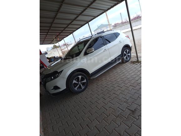 Sahibinden Nissan Qashqai 1.5 dCi Visia 2017 Model  135.000 km Beyaz