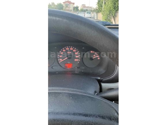 Renault Clio 1.4 Authentique 2004 
