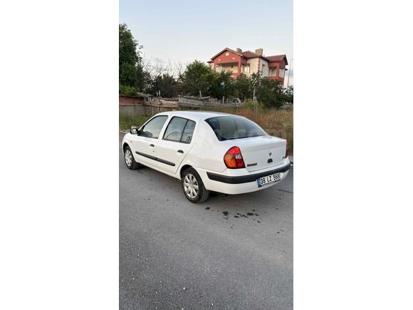 Renault Clio 1.4 Authentique 2004 
