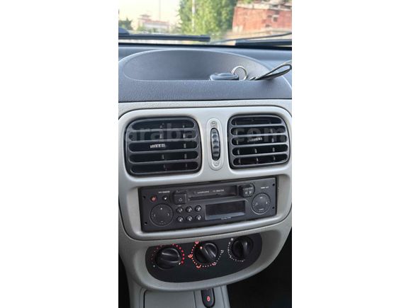 Renault Clio 1.4 Authentique 2004 
