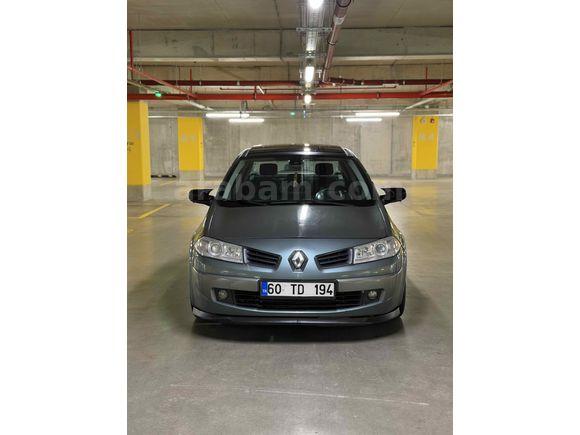 Sınıfında emsalsiz cam tavan Megane 2
